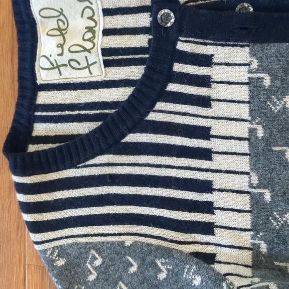 One off a kind piano musical notes cardigan - Picture 2 of 8